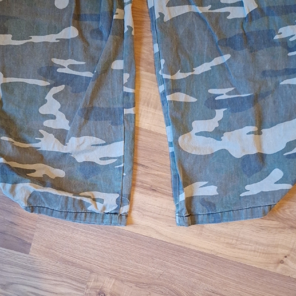 Kids' Camouflage Cargo Pants - Picture 4 of 5